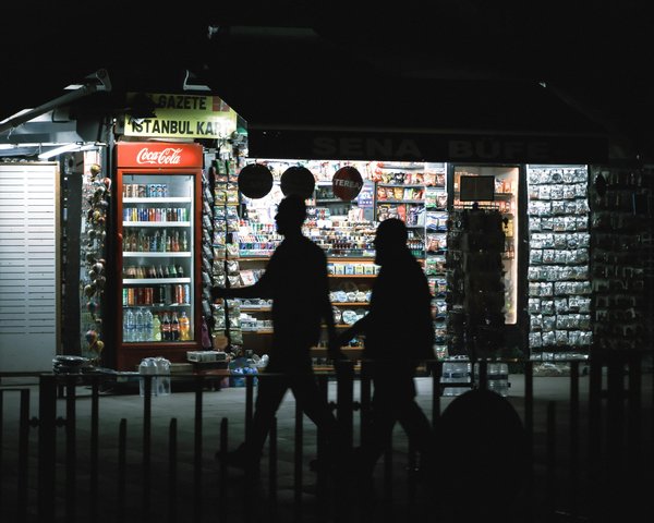 Frigo épicerie adapté libre service : augmenter vos ventes efficacement